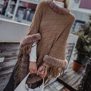 Contrast faux fur Cable knit Poncho sweater